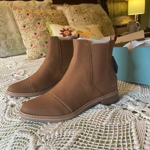 Size 9 Women’s TOMS Charlie Boot